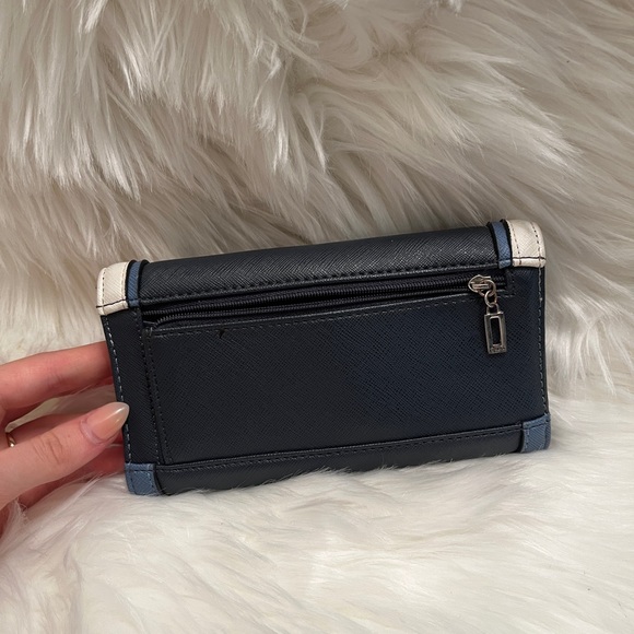 Guess Blue & White Wallet - Picture 4 of 10